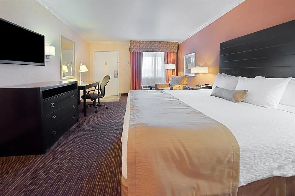 Best Western InnSuites Phoenix Hotel&Suites 3*,
