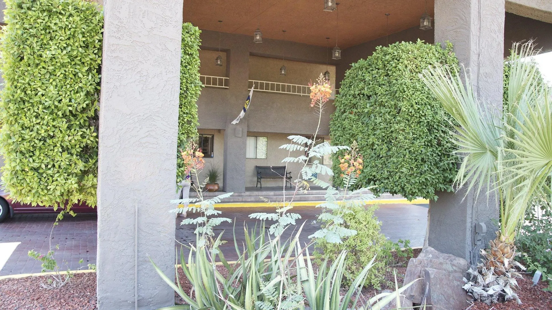 Best Western Innsuites Phoenix Hotel & Suites 3*,
