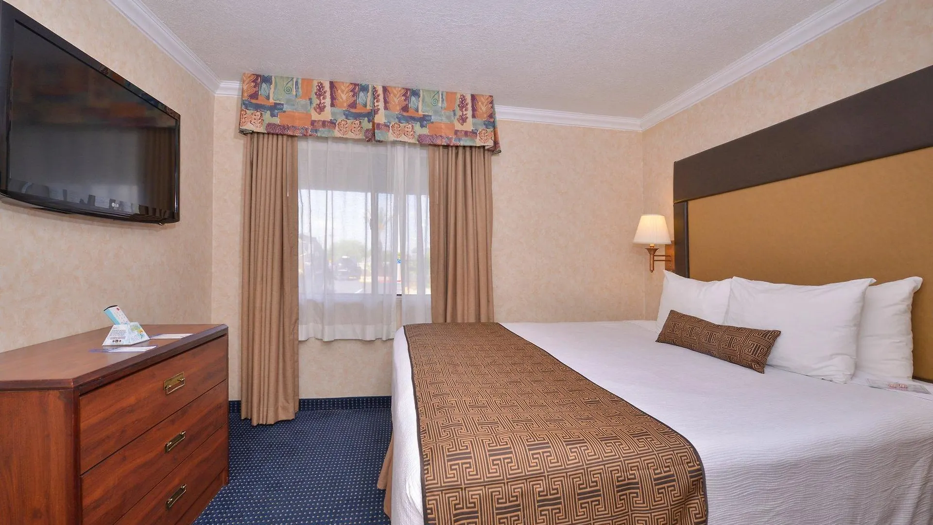 Best Western Innsuites Phoenix Hotel & Suites