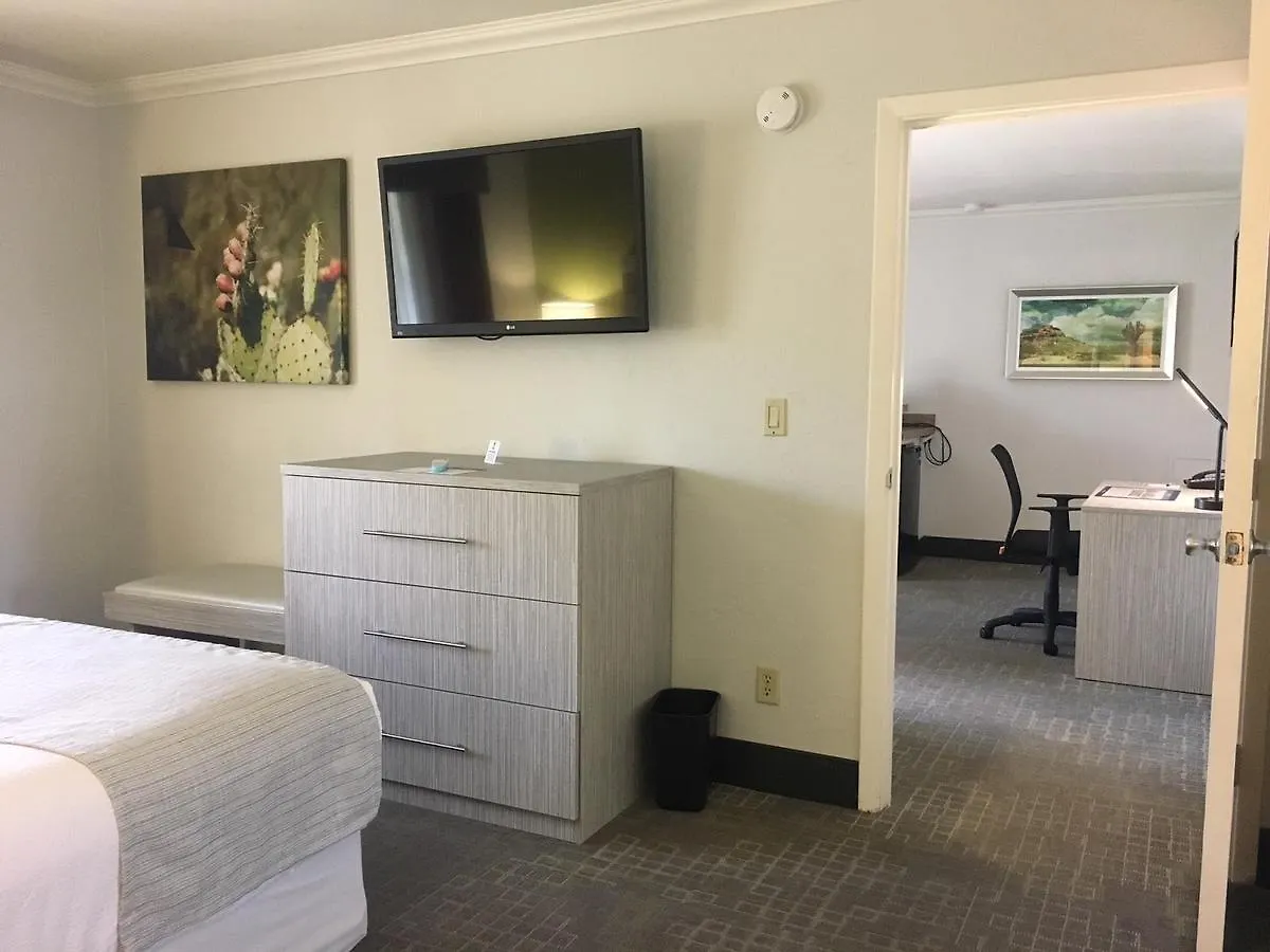 Best Western Innsuites Phoenix Hotel & Suites