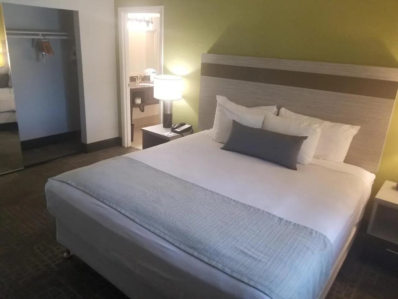 Best Western Innsuites Phoenix Hotel & Suites