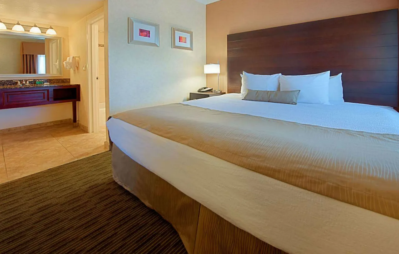 Best Western Innsuites Phoenix Hotel & Suites