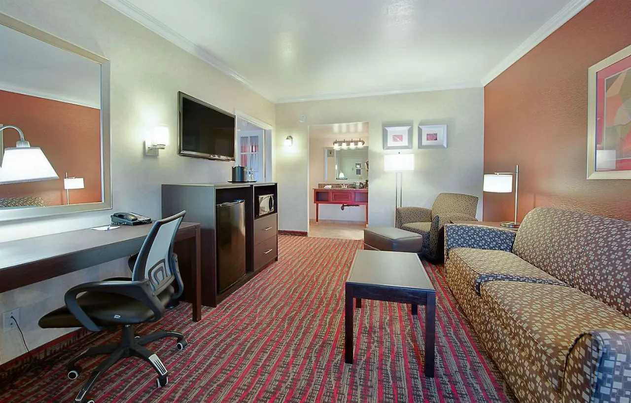 Best Western Innsuites Phoenix Hotel & Suites