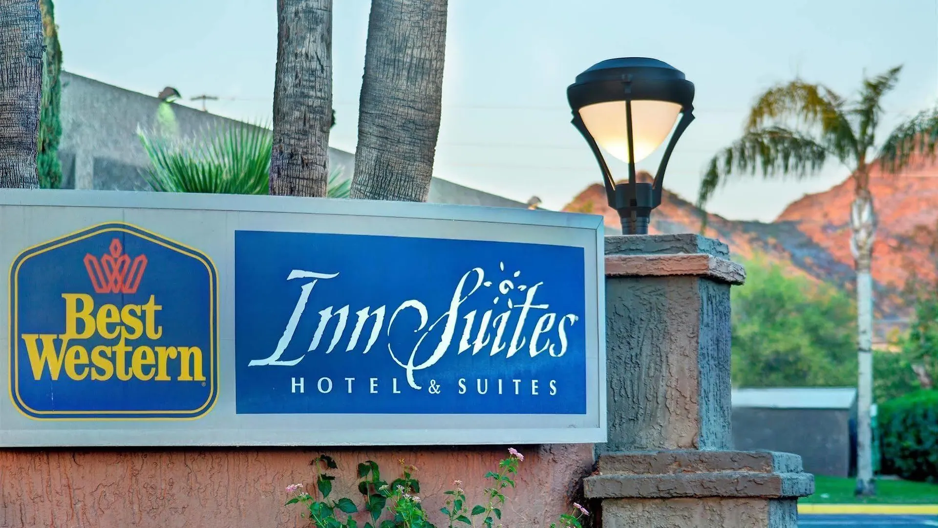 Best Western Innsuites Phoenix Hotel & Suites